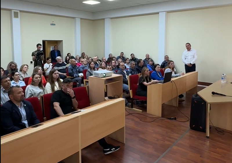 Агитировал? Владислав Пинаев встретился с трудовыми коллективами Нижнего Тагила и проверил обращения жителей | Мэр Нижнего Тагила лично выслушал жителей и проверил городские объекты Агитировал? Владислав Пинаев встретился с трудовыми коллективами Нижнего Тагила и проверил обращения жителей | Мэр Нижнего Тагила лично выслушал жителей и проверил городские объекты