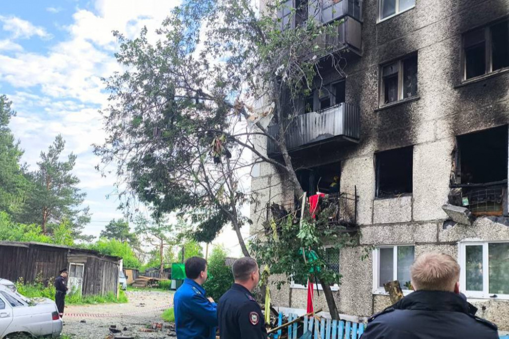 «Электричество им отключили»: стало известно, кто погиб от взрыва газового баллона в Свердловской области | Стало известно, кем были погибшие в ЧП, произошедшем на Урале 26 июня «Электричество им отключили»: стало известно, кто погиб от взрыва газового баллона в Свердловской области | Стало известно, кем были погибшие в ЧП, произошедшем на Урале 26 июня