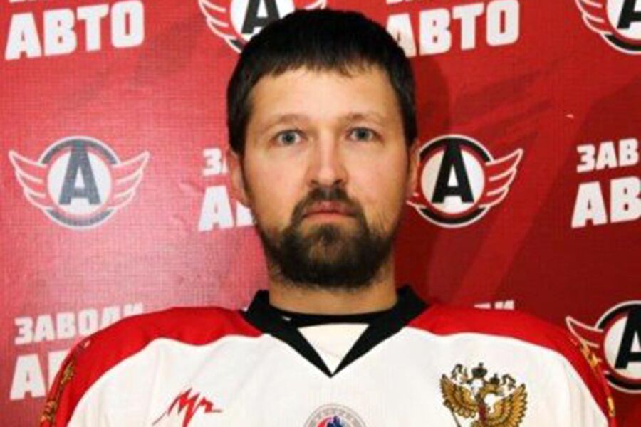 Хоккеист «Автопапы» умер во время матча в Екатеринбурге: у спортсмена остановилось сердце | Хоккеист умер во время игры в Екатеринбурге