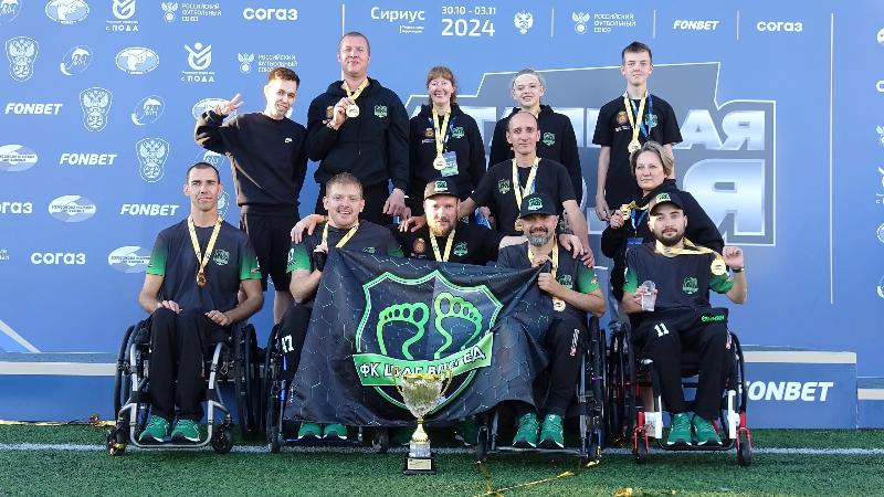 Спортсмены из Тагила взяли первое место на соревнованиях по футболу на электроколясках | Команда из Нижнего Тагила победила во всероссийских соревнованиях