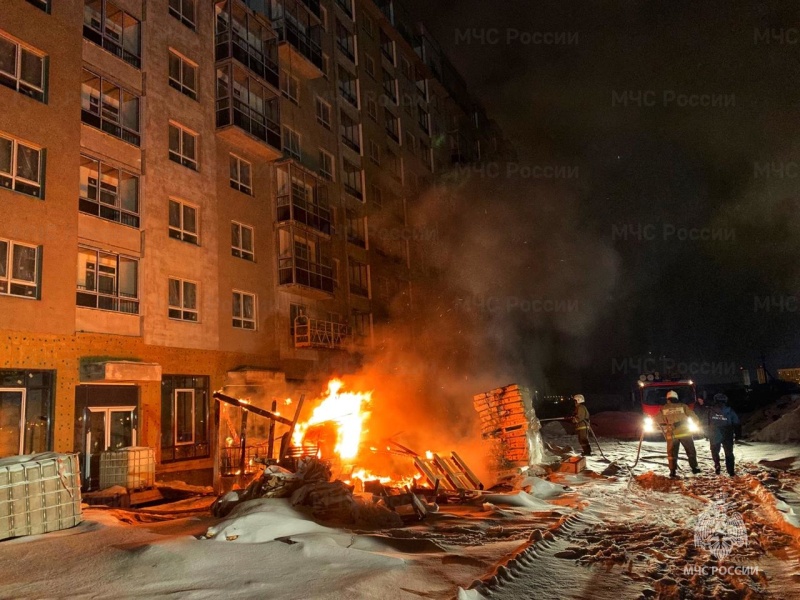 В Нижнем Тагиле в сгоревшем строительном вагончике обнаружено тело мужчины В Нижнем Тагиле в сгоревшем строительном вагончике обнаружено тело мужчины