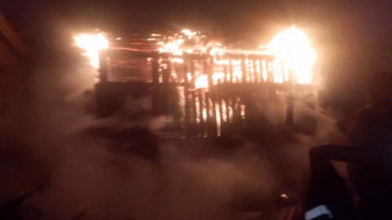 В Дзержинском районе Нижнего Тагила сгорела баня | В Нижнем Тагиле сгорела баня