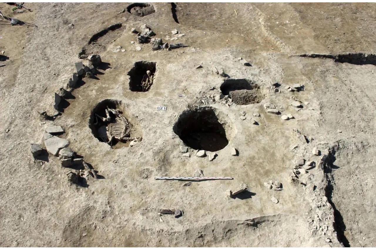 В Новороссийске обнаружили могильник эпохи средневековья | В Новороссийске обнаружили могильник эпохи средневековья В Новороссийске обнаружили могильник эпохи средневековья | В Новороссийске обнаружили могильник эпохи средневековья