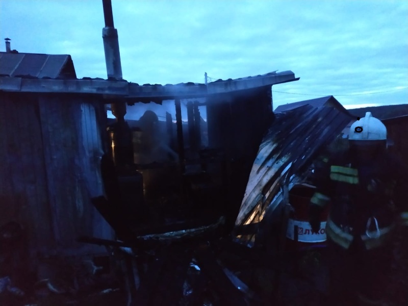 В Нижнем Тагиле ночью сгорела баня В Нижнем Тагиле ночью сгорела баня
