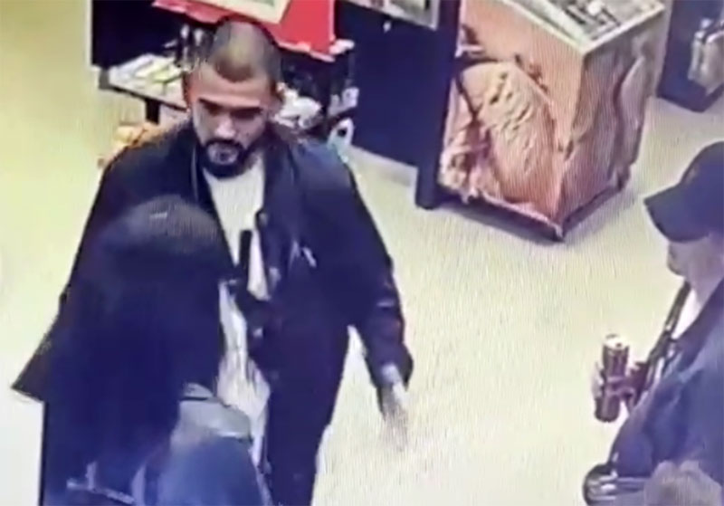 В Екатеринбурге мужчина ударил девушку по лицу в магазине: суд назначил 15 суток ареста | Екатеринбуржец ударил девушку в магазине за отказ познакомиться