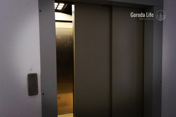 Застрявшая в лифте женщина в Нижнем Тагиле: ЧП с переломом стопы и спасение младенца Застрявшая в лифте женщина в Нижнем Тагиле: ЧП с переломом стопы и спасение младенца