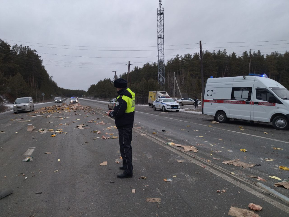Смертельное ДТП под Асбестом: «Газель» не уступила дорогу самосвалу, водитель погиб | На Урале погиб водитель «Газели» после столкновения с самосвалом