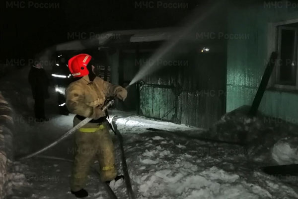 Вечером в Нижнем Тагиле в крупном пожаре сгорел садовый дом