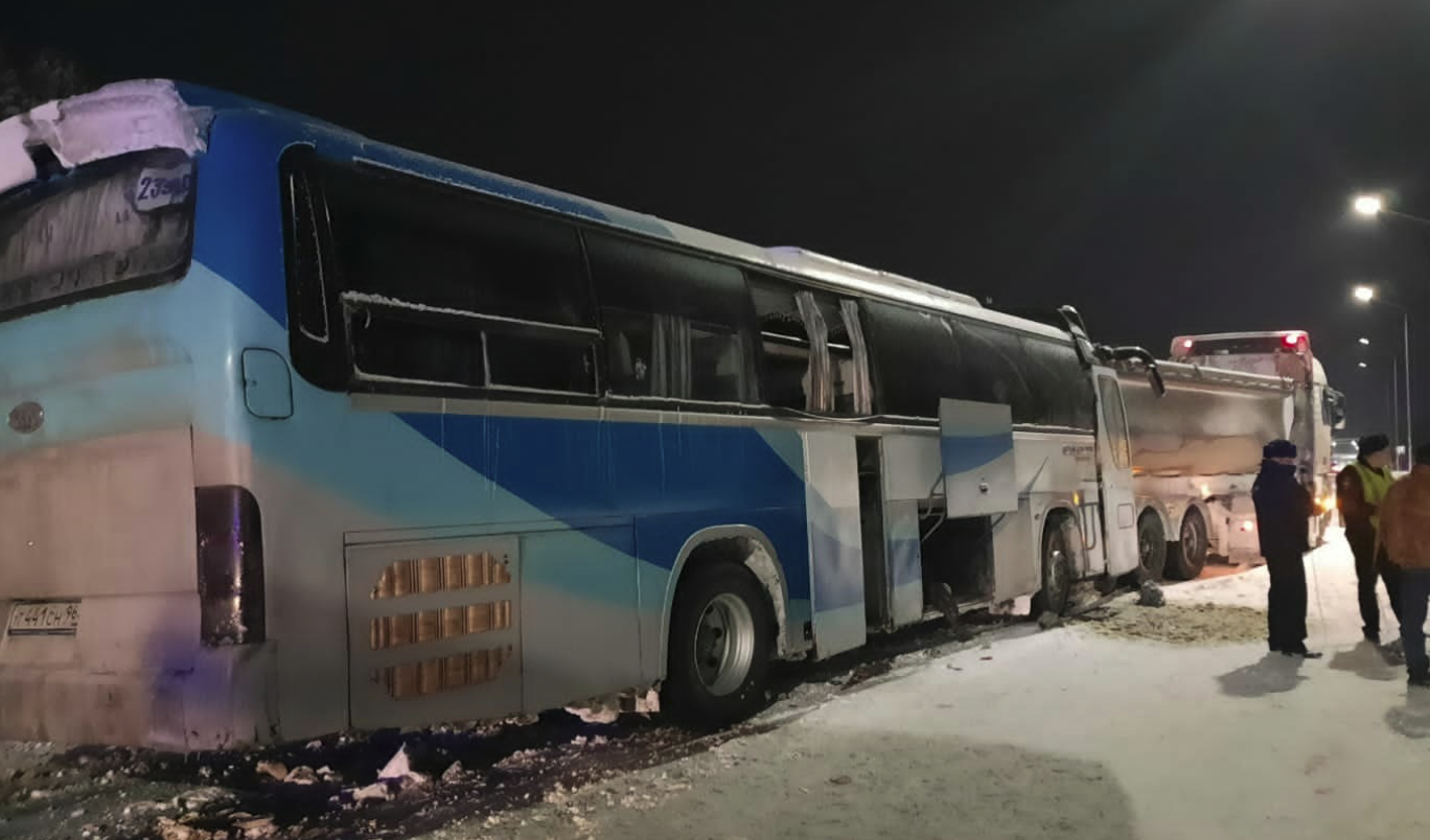 Несоблюдение дистанции водителем пассажирского автобуса на Урале, стало причиной его смерти Несоблюдение дистанции водителем пассажирского автобуса на Урале, стало причиной его смерти