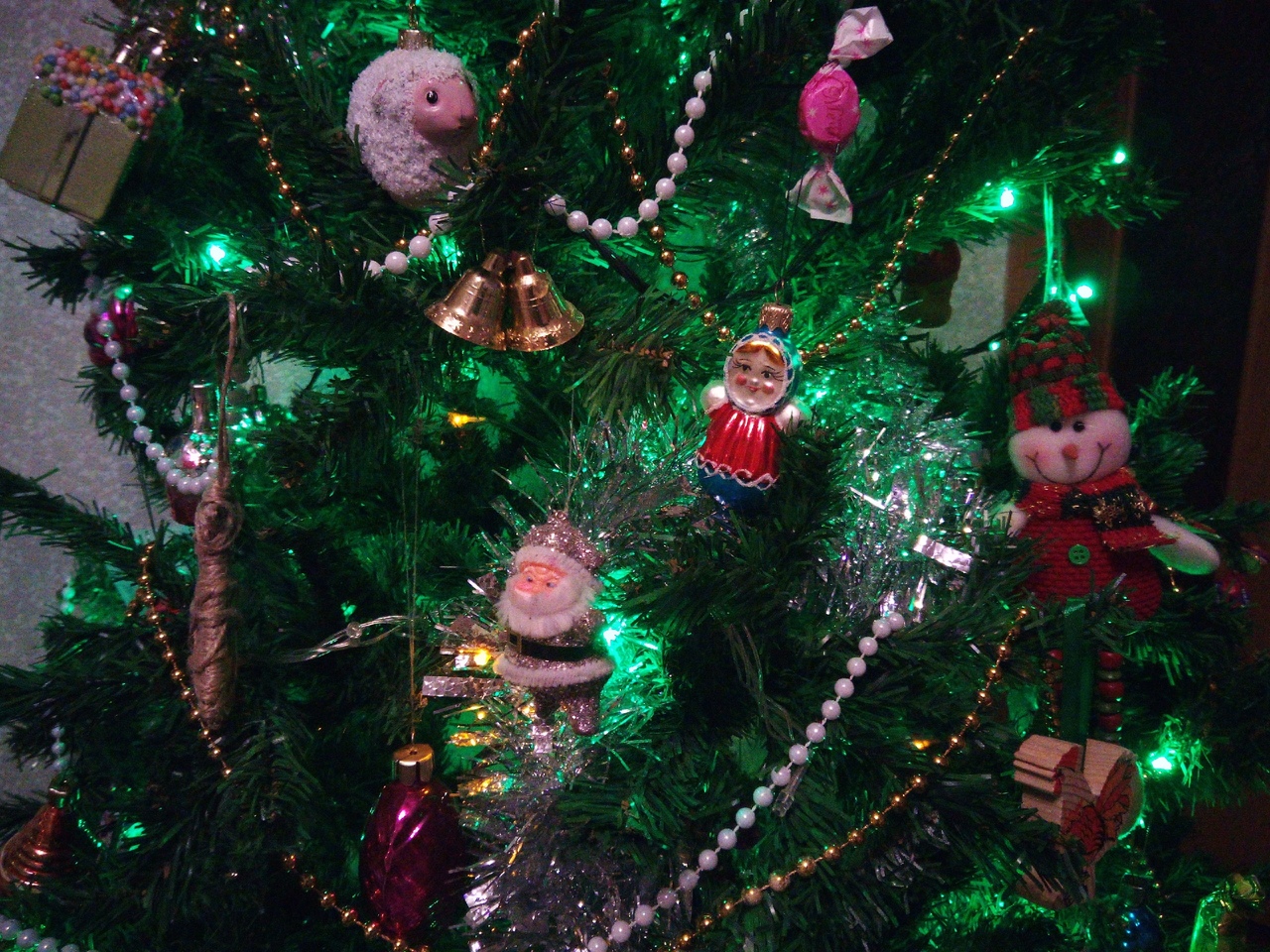 Новогодние праздники закончились, что делать с елкой? Новогодние праздники закончились, что делать с елкой?