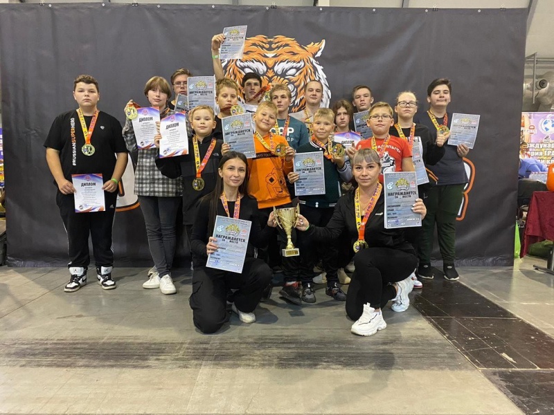 Тагильские спортсмены сразились за "Золотого тигра" и завоевали третье место Тагильские спортсмены сразились за "Золотого тигра" и завоевали третье место