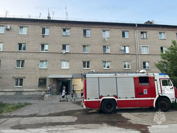Утром в Нижнем Тагиле в пятиэтажке произошел пожар Утром в Нижнем Тагиле в пятиэтажке произошел пожар