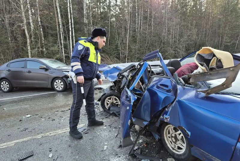 На трассе Екатеринбург – Серов водитель погиб после выезда на встречную полосу | Смертельное ДТП произошло утром на трассе Екатеринбург – Серов