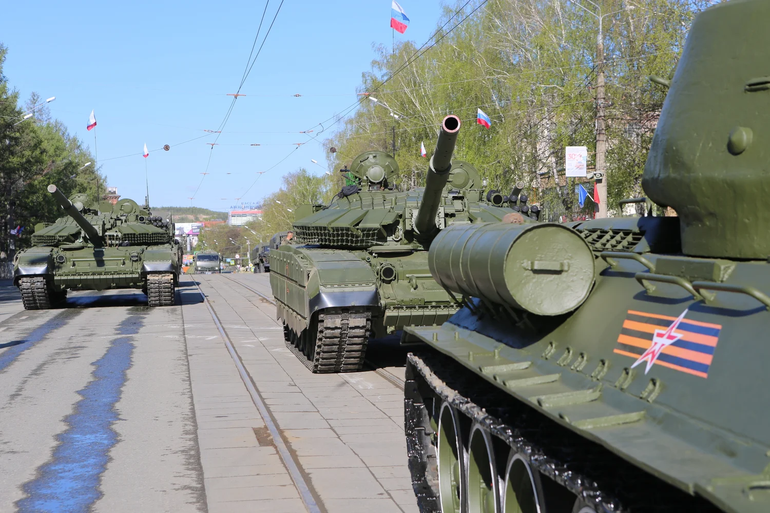 Новые танки от Уралвагонзавода отправлены в зону СВО